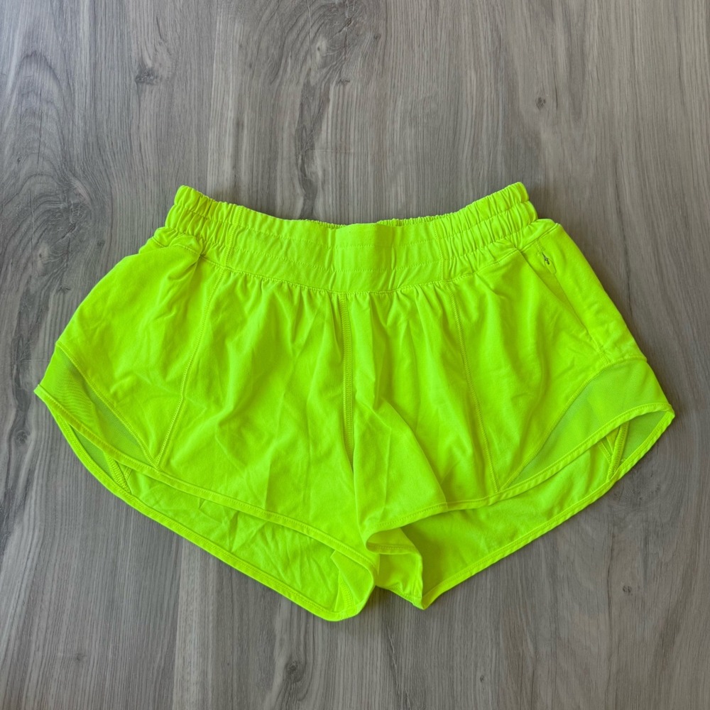 Lululemon Hotty Hot High-Rise Lined Short 2.5 Electric Lemon Neon Yellow Size 6